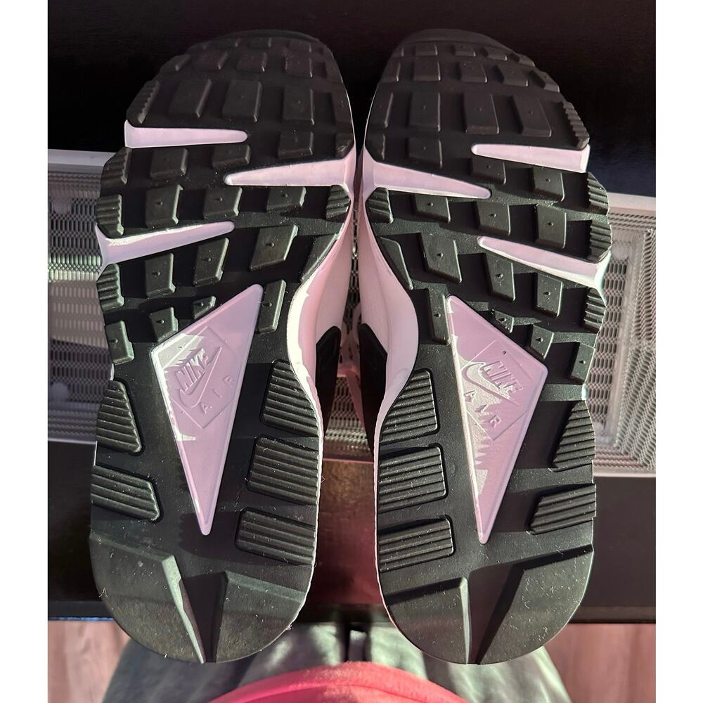 BRAND NEW - Nike Air Huarache Women’s Shoe 11.5 - Picture 7 of 10